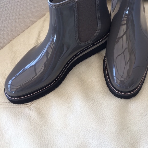 NEW IN BOX Cougar Rain Boots - Picture 3 of 4